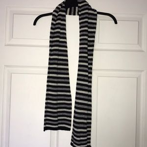 Knit scarf